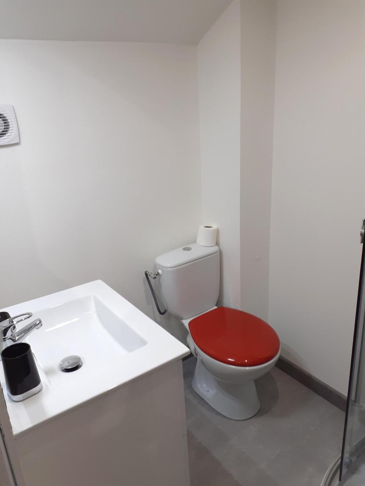 09 - Joli Studio Avec 2 Lits, Logement Tout Equipe Pour 1, 2 Ou 3 Personnes Maximum, Vue Sur Parc Arbore, Parking Privatif Gratuit, Grand Fourgon Possible, Tout Le Linge De Maison Est Fourni Razac-sur-lʼIsle Exterior foto