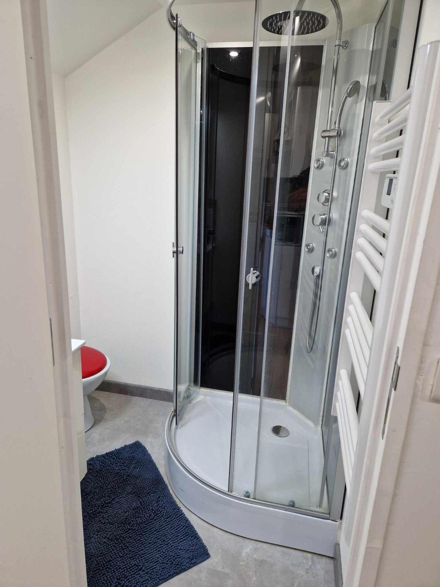 09 - Joli Studio Avec 2 Lits, Logement Tout Equipe Pour 1, 2 Ou 3 Personnes Maximum, Vue Sur Parc Arbore, Parking Privatif Gratuit, Grand Fourgon Possible, Tout Le Linge De Maison Est Fourni Razac-sur-lʼIsle Exterior foto