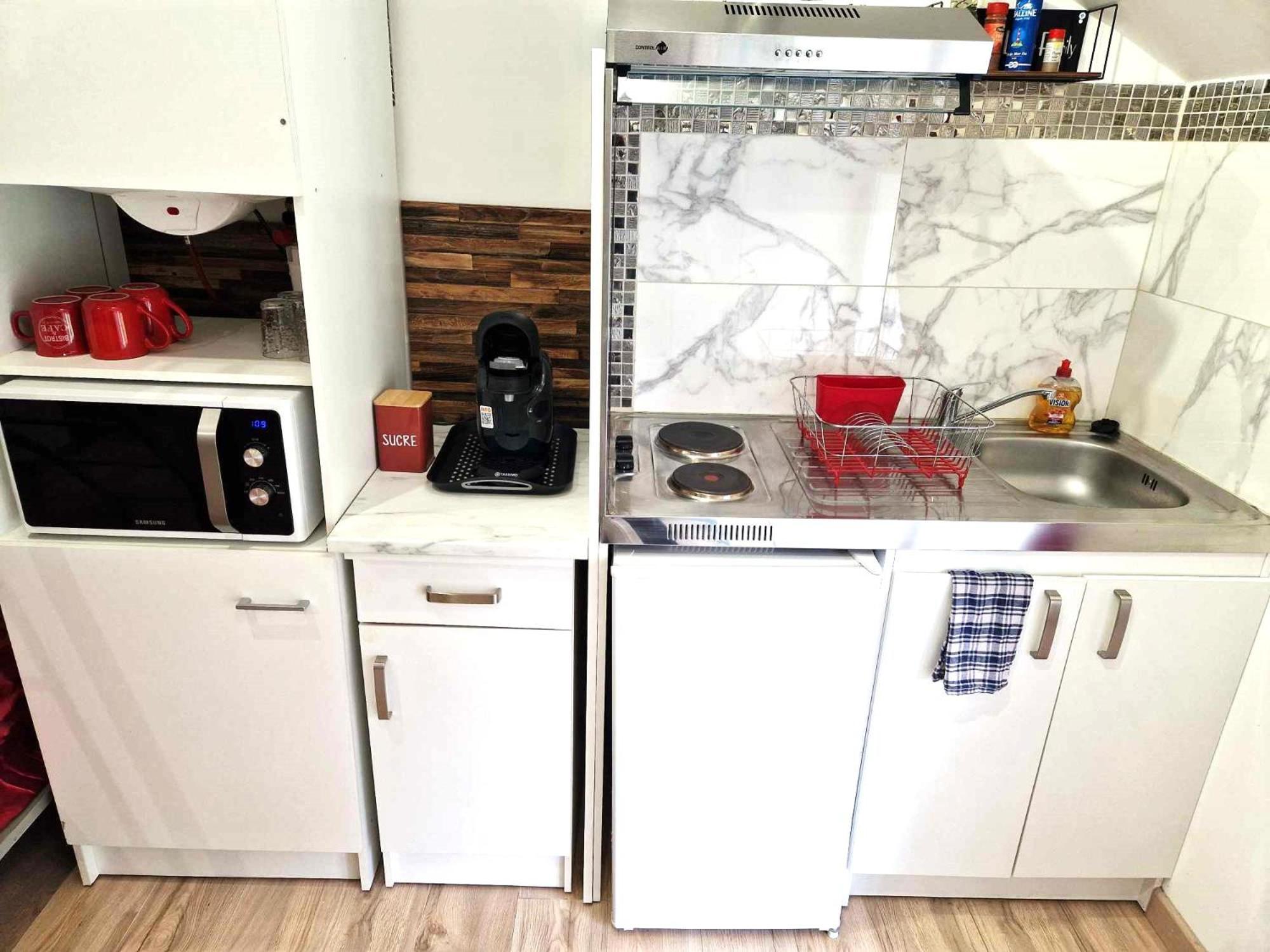 09 - Joli Studio Avec 2 Lits, Logement Tout Equipe Pour 1, 2 Ou 3 Personnes Maximum, Vue Sur Parc Arbore, Parking Privatif Gratuit, Grand Fourgon Possible, Tout Le Linge De Maison Est Fourni Razac-sur-lʼIsle Exterior foto