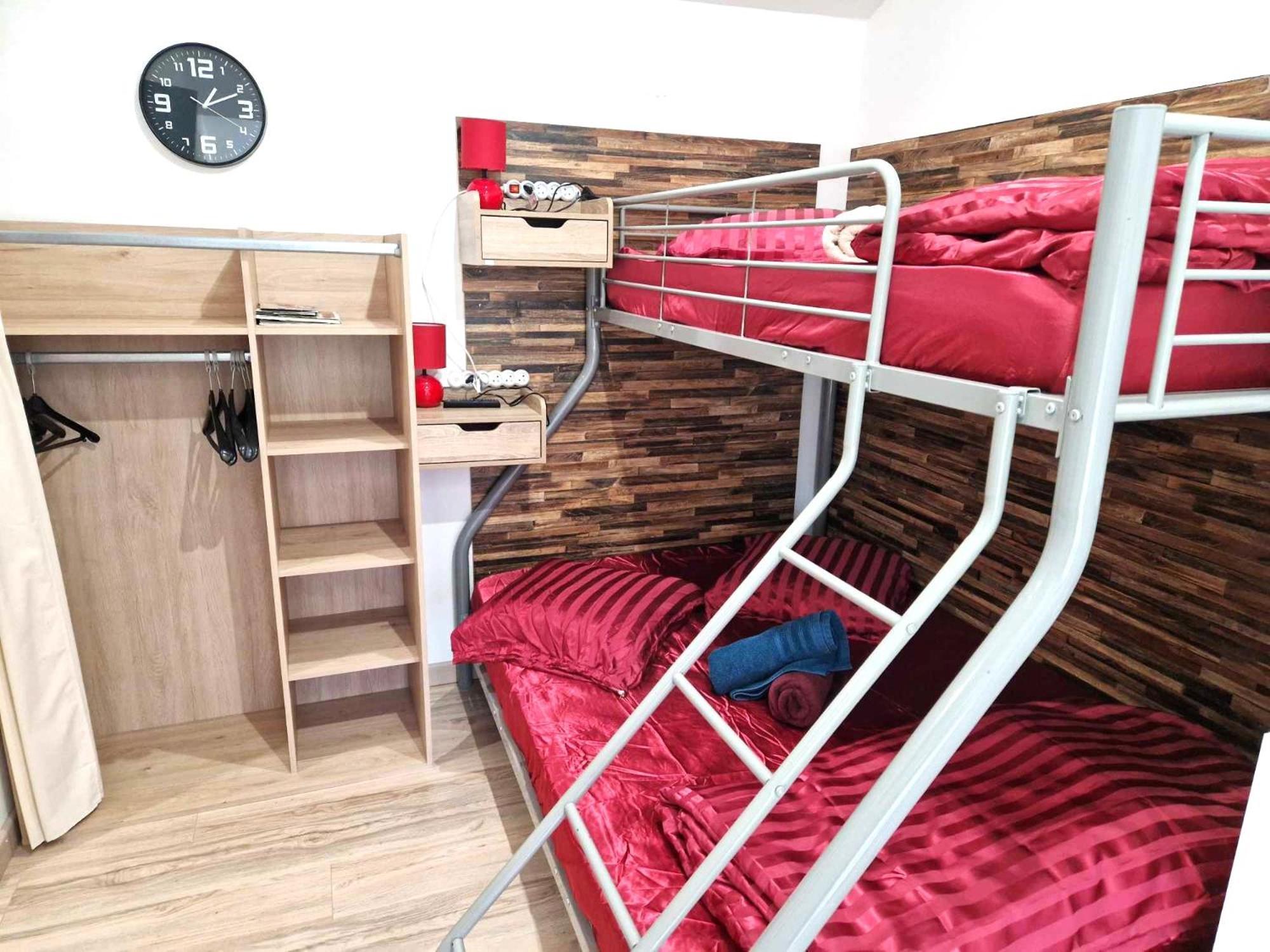09 - Joli Studio Avec 2 Lits, Logement Tout Equipe Pour 1, 2 Ou 3 Personnes Maximum, Vue Sur Parc Arbore, Parking Privatif Gratuit, Grand Fourgon Possible, Tout Le Linge De Maison Est Fourni Razac-sur-lʼIsle Exterior foto