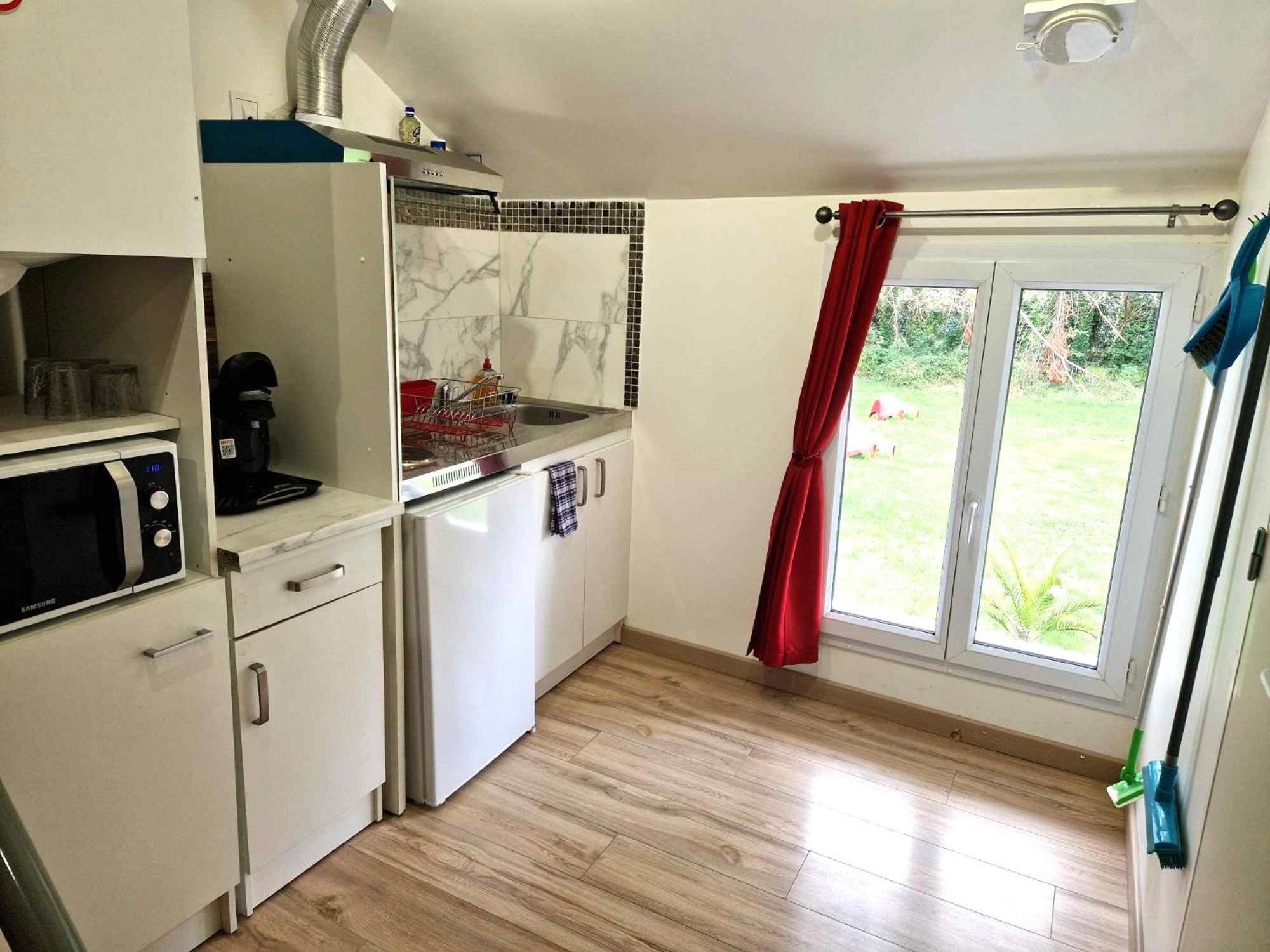 09 - Joli Studio Avec 2 Lits, Logement Tout Equipe Pour 1, 2 Ou 3 Personnes Maximum, Vue Sur Parc Arbore, Parking Privatif Gratuit, Grand Fourgon Possible, Tout Le Linge De Maison Est Fourni Razac-sur-lʼIsle Exterior foto