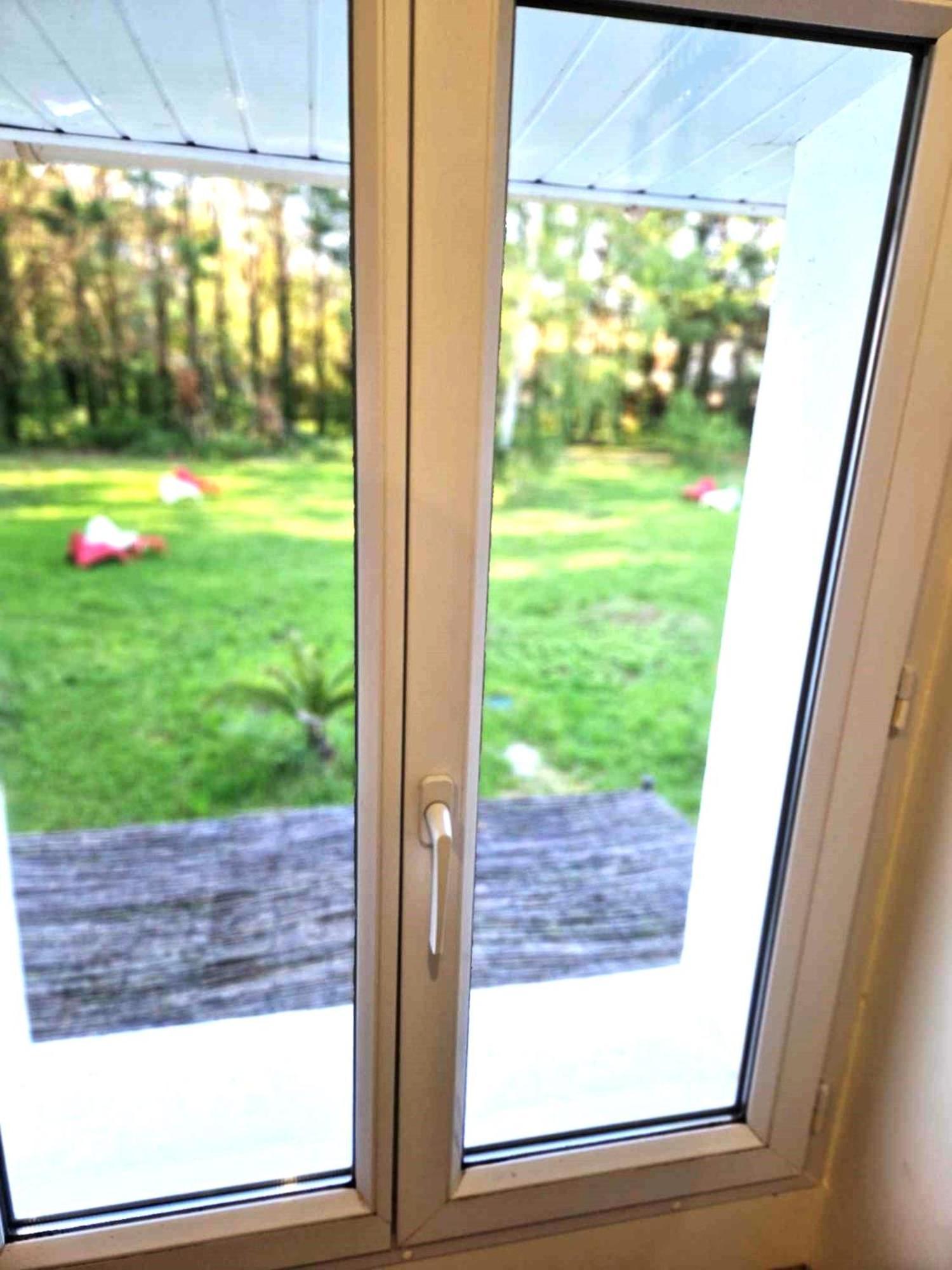 09 - Joli Studio Avec 2 Lits, Logement Tout Equipe Pour 1, 2 Ou 3 Personnes Maximum, Vue Sur Parc Arbore, Parking Privatif Gratuit, Grand Fourgon Possible, Tout Le Linge De Maison Est Fourni Razac-sur-lʼIsle Exterior foto